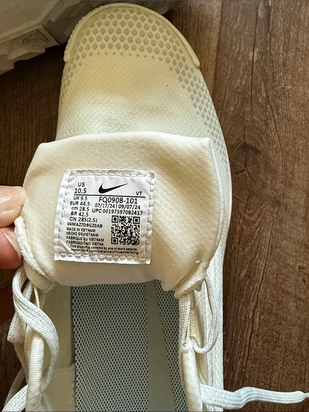 Nike Men's White Lightweight Knit Sneakers
